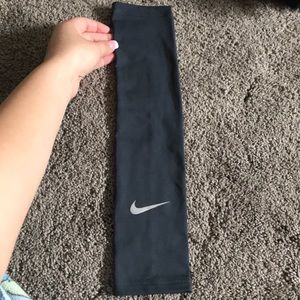 Nike arm sleeve